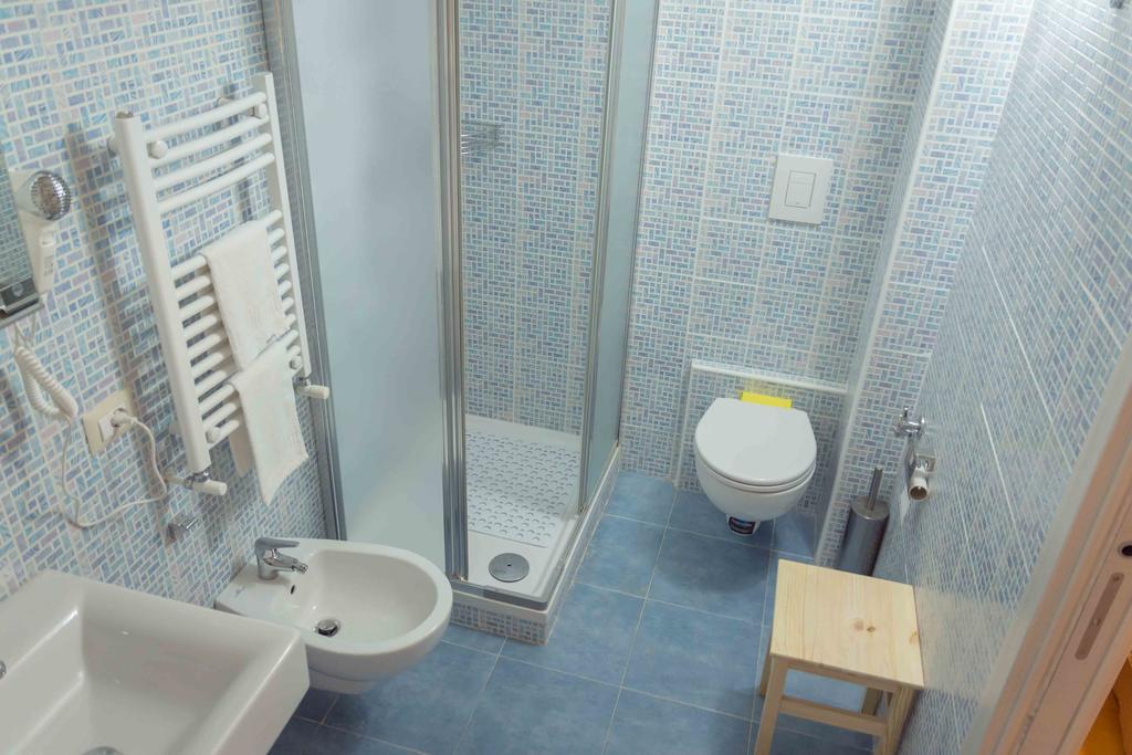La Cattedrale Bed & Breakfast Napoli Oda fotoğraf