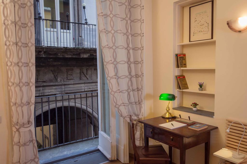 La Cattedrale Bed & Breakfast Napoli Oda fotoğraf